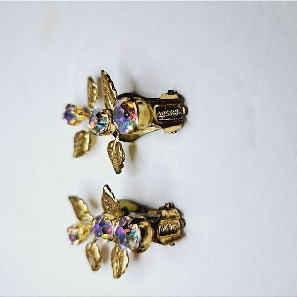 Vintage Austrian Crystal Aurora Borealis Floral Sprig Rhinestone Clip On Earring - Picture 4 of 8